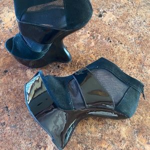 Chinese Laundry Sexy Wedge Curved Heel Sz 6